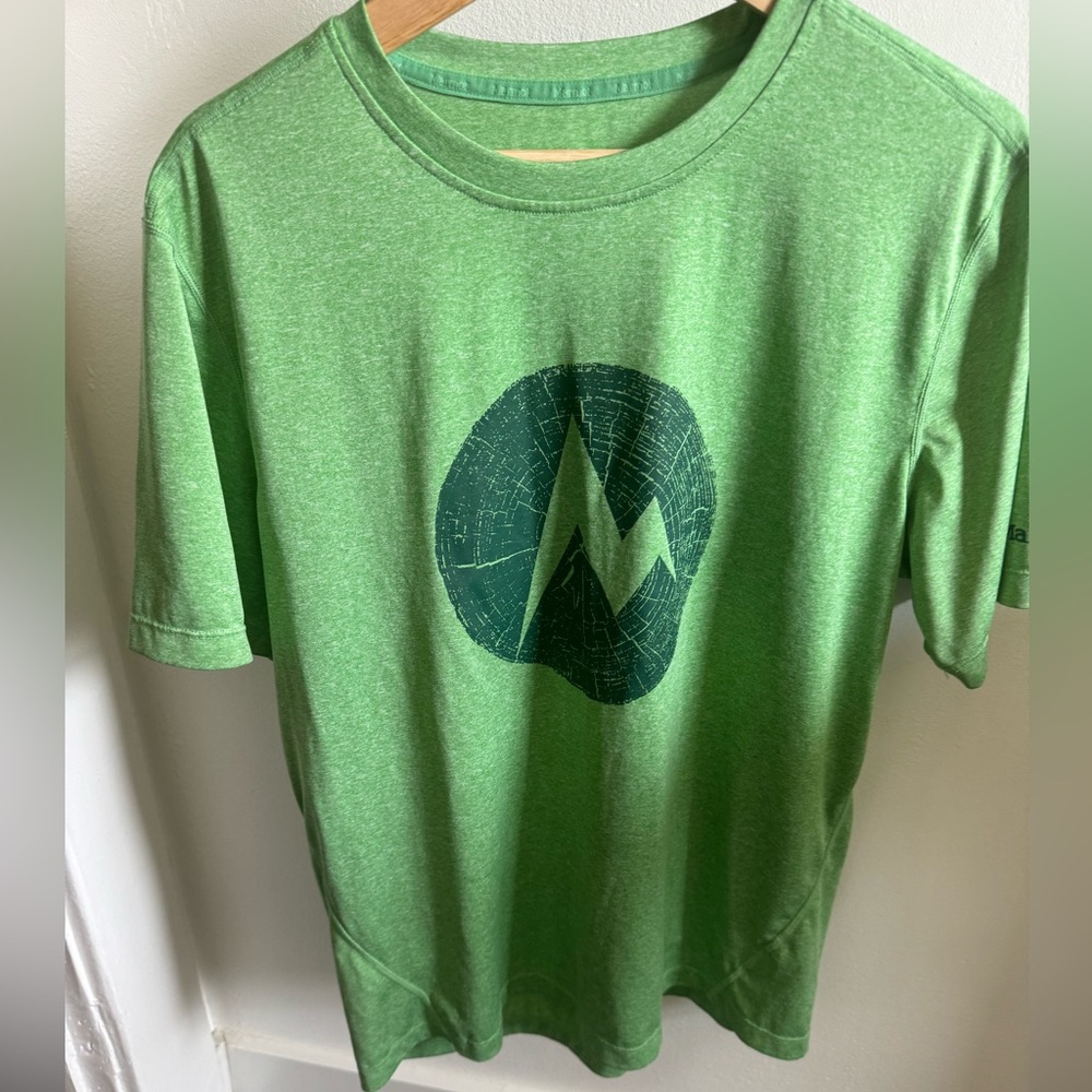 Men’s L marmot tee green